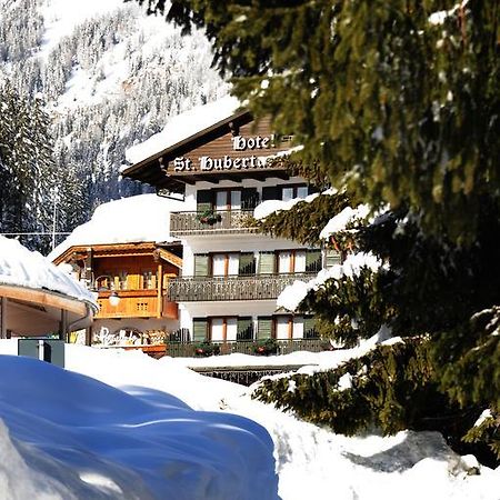 Hotel Garni St. Hubertus Madonna Kültér fotó