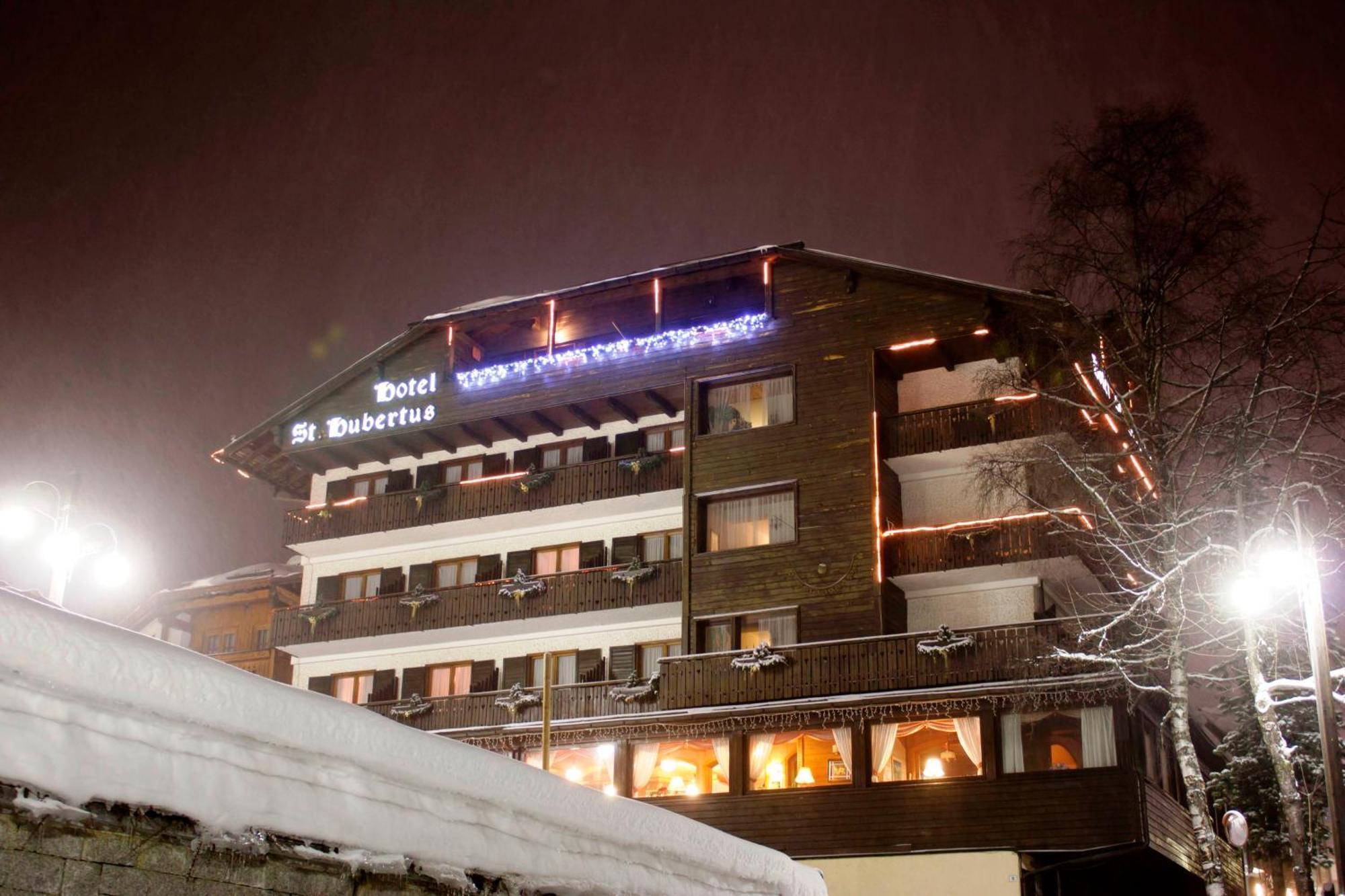 Hotel Garni St. Hubertus Madonna Kültér fotó