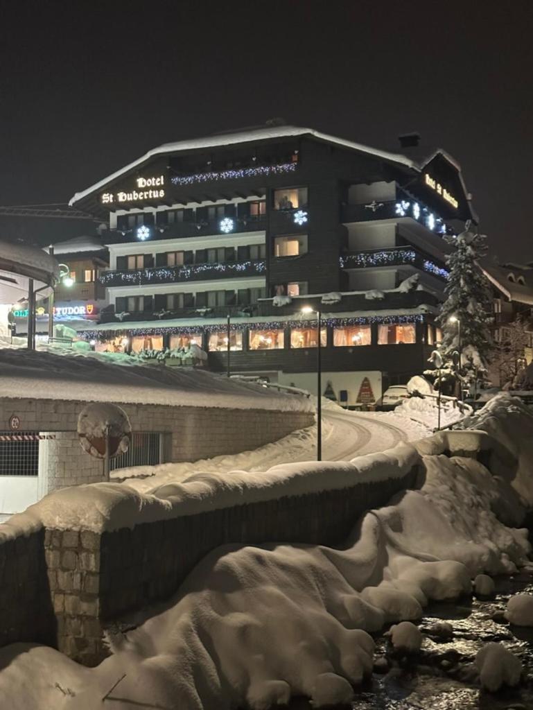 Hotel Garni St. Hubertus Madonna Kültér fotó