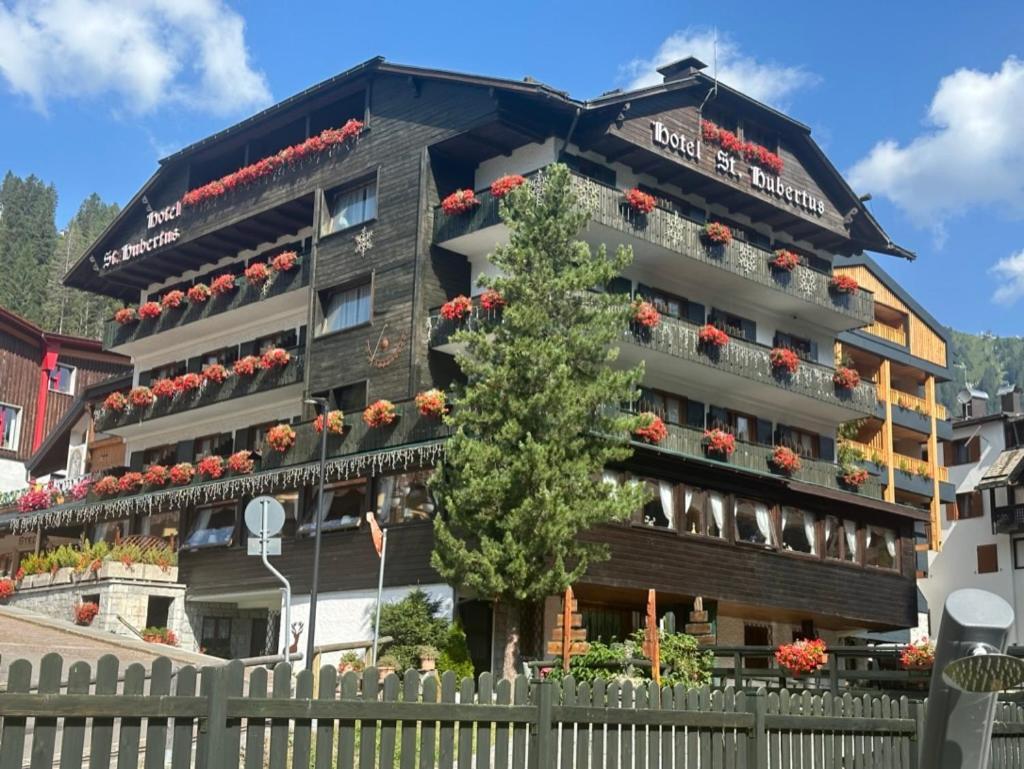 Hotel Garni St. Hubertus Madonna Kültér fotó