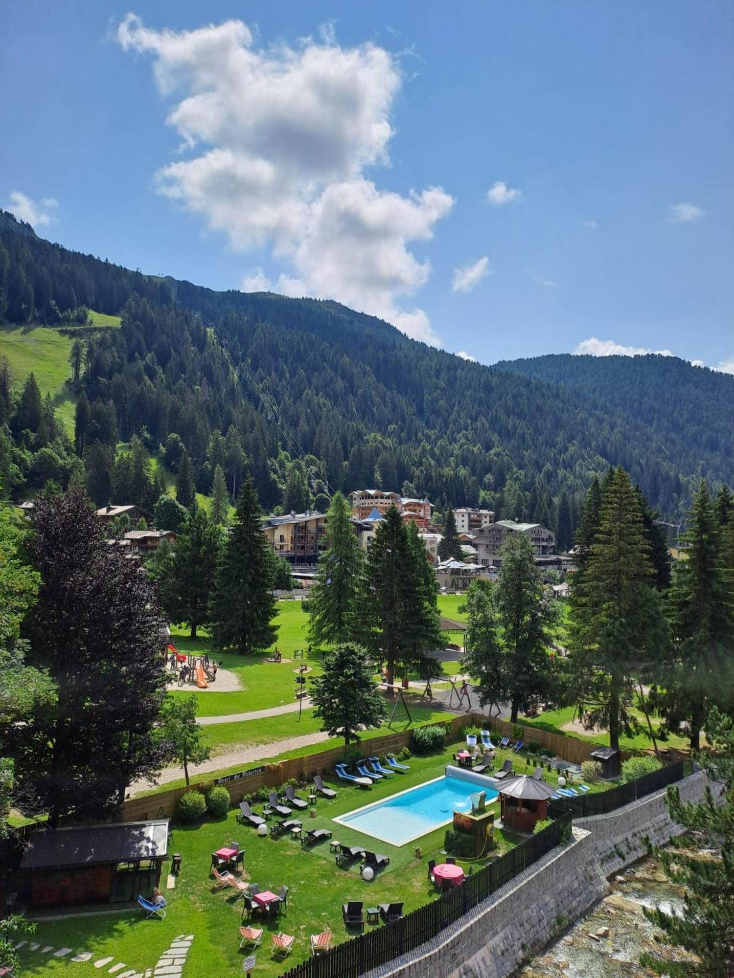 Hotel Garni St. Hubertus Madonna Kültér fotó