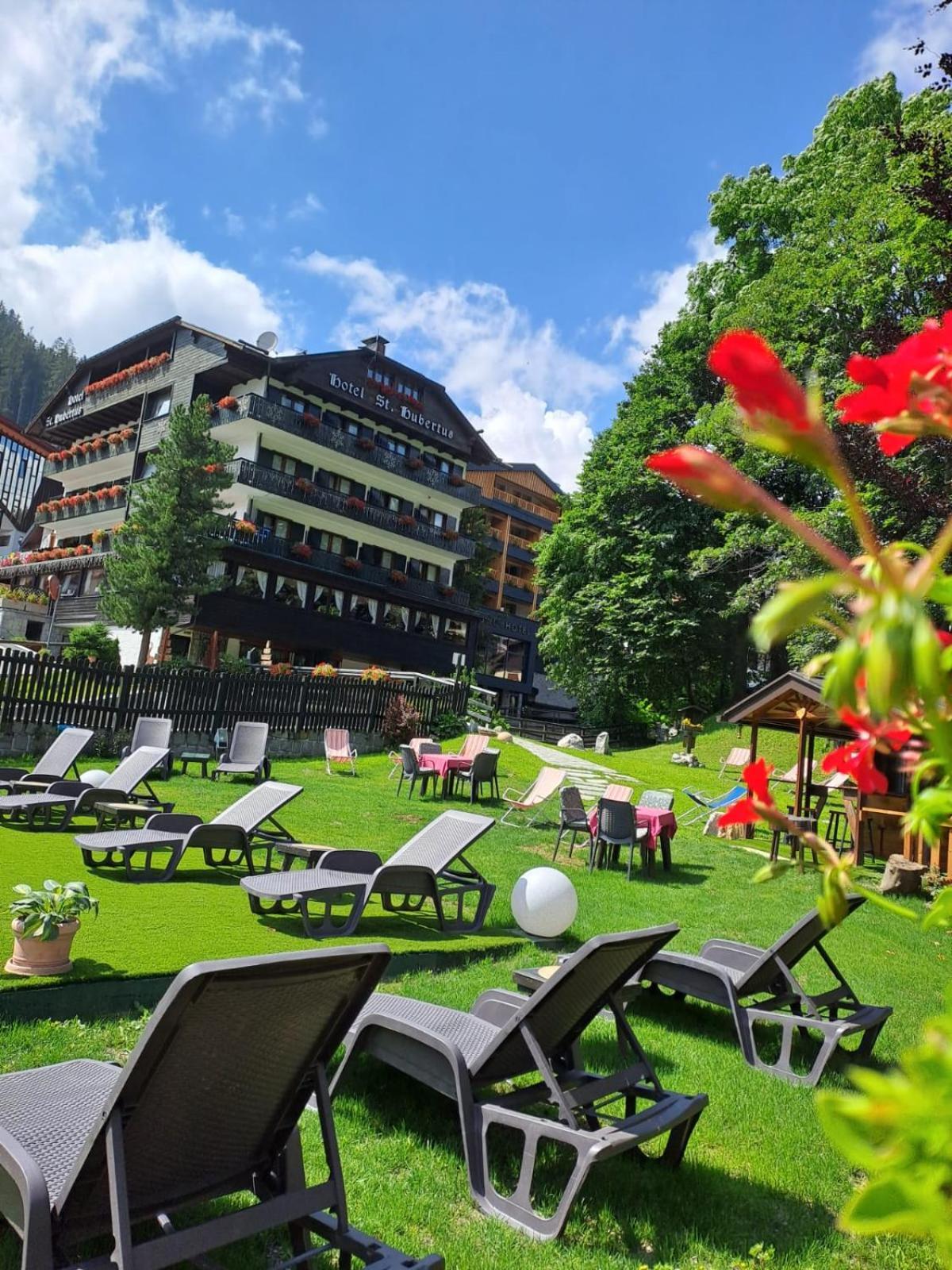 Hotel Garni St. Hubertus Madonna Kültér fotó