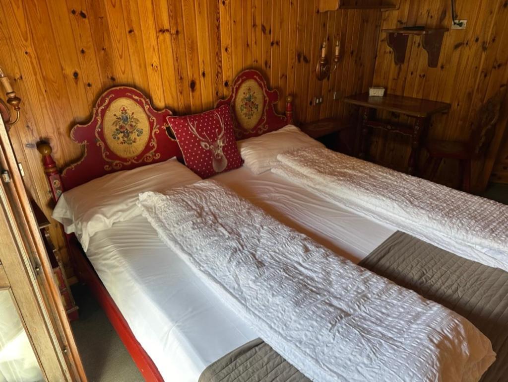 Hotel Garni St. Hubertus Madonna Kültér fotó