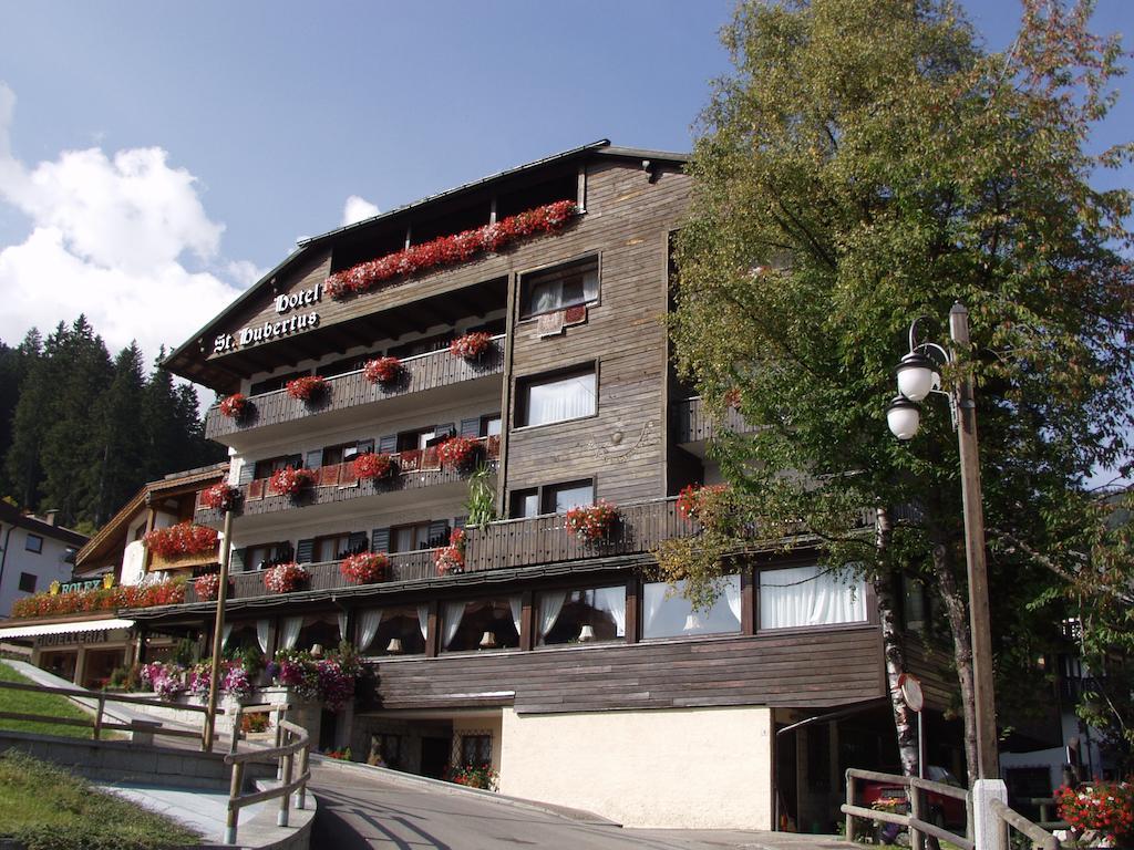 Hotel Garni St. Hubertus Madonna Kültér fotó